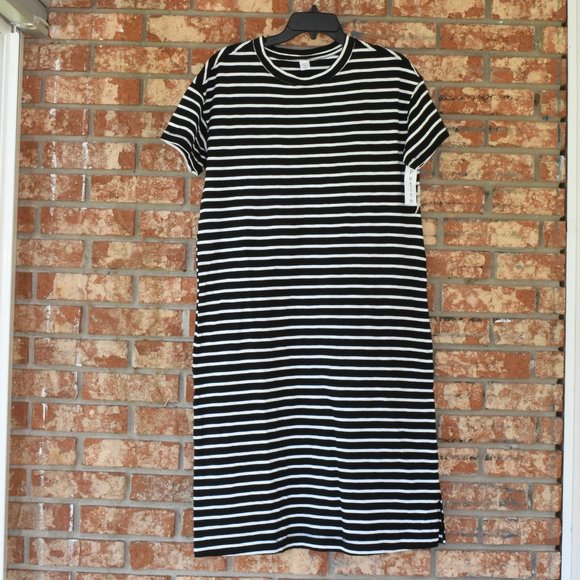 Old Navy Dresses & Skirts - Old Navy Multicolored Dress NWT